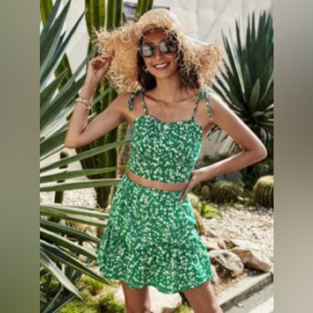 Green floral skirt and crop cami with ties, size small